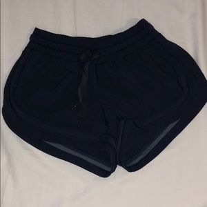lulu lemon shorts size 4